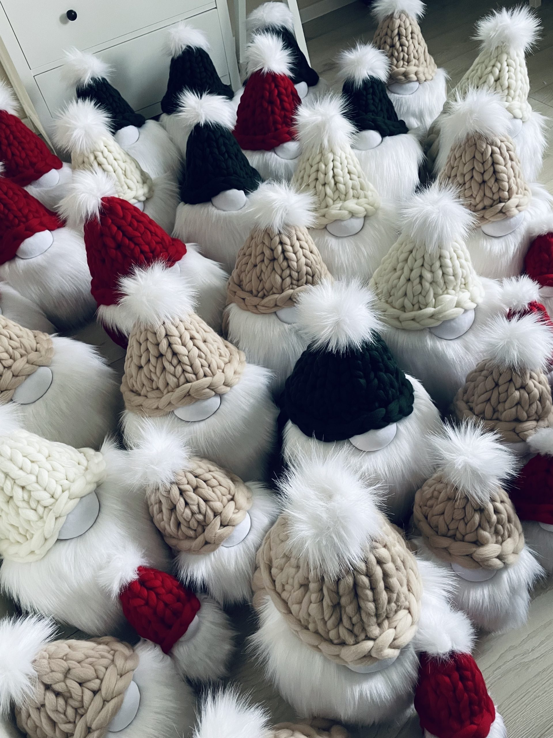 Wełniany Świąteczny Skrzat Leon - Rozmiar L - Pudrowy Róż - obrazek 5